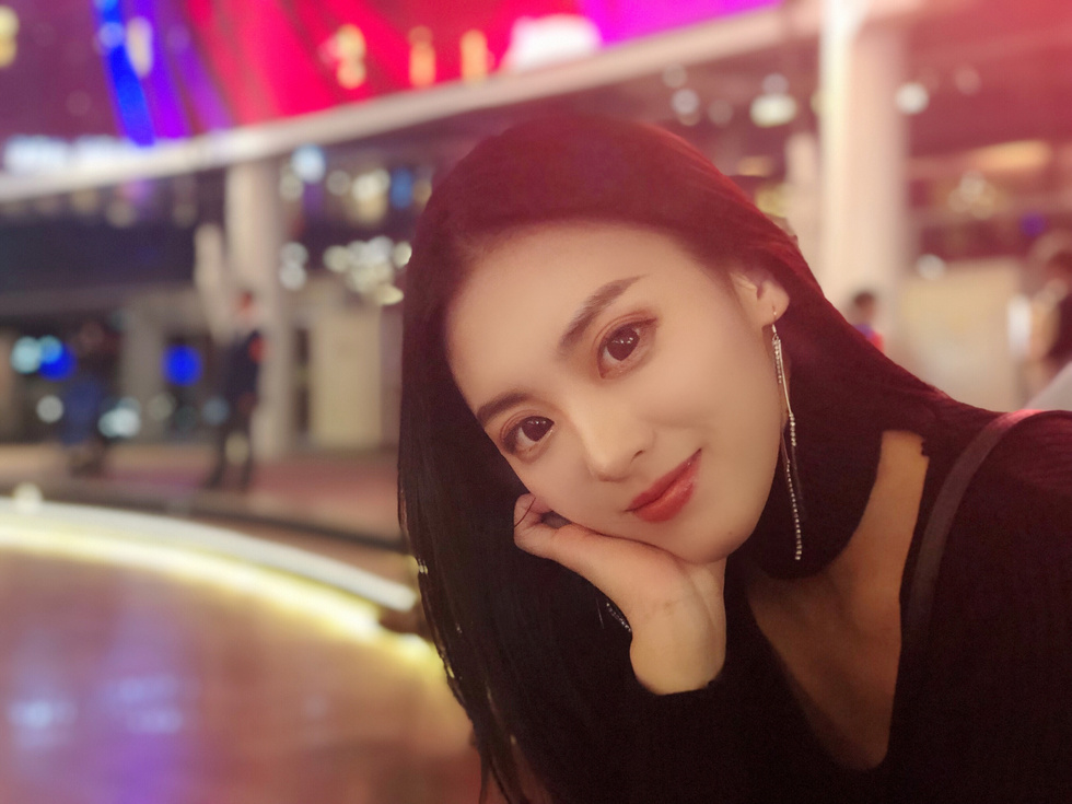 时尚女孩唯美人物生活照片